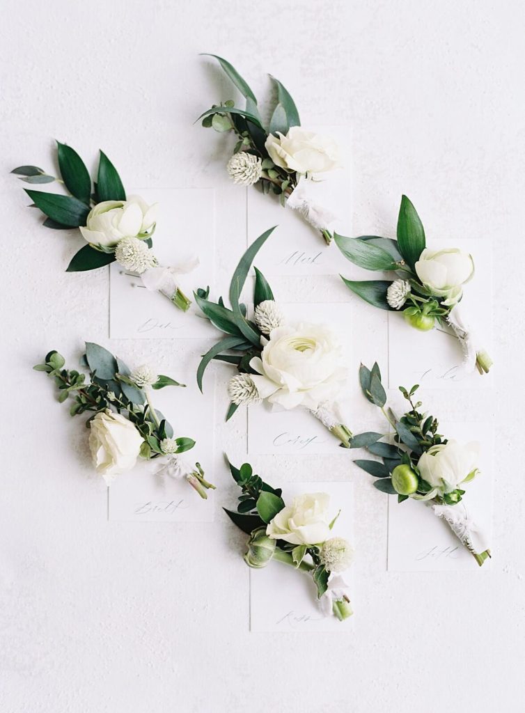 White boutonnieres for groom and groomsmen - Jacqueline Benét Photography