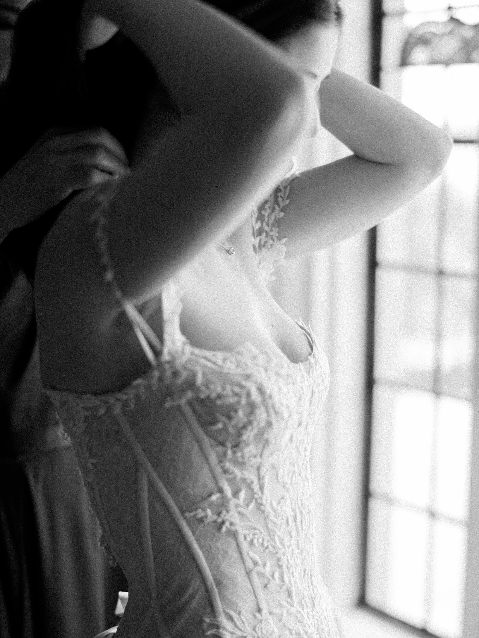 Bride getting ready in black and white - Jacqueline Benét Photography